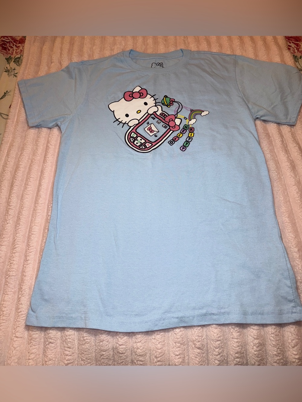 Sanrio Hello Kitty mobile charm graphic tee Sz Medium Ladies NWOT